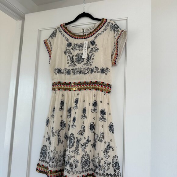 NWT Alice + Olivia Gertie Mini Dress Embroidered Floral Pattern In White Sz 10 - Picture 5 of 13